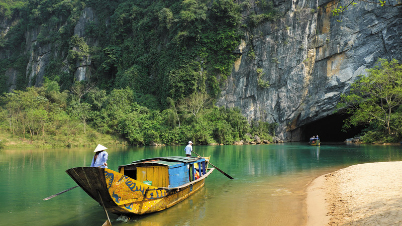 Intrepid-Travel-Peregrine-Adventures-vietnam_Phong-Nha-Ke-Bang_np_389487718